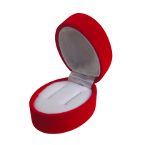 Zamatové darčekové balenie červenej farby na svadobné obručky