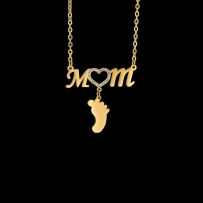 Dámsky oceľový náhrdelník, nápis "MOM" a detská nôžka, číre zirkóny